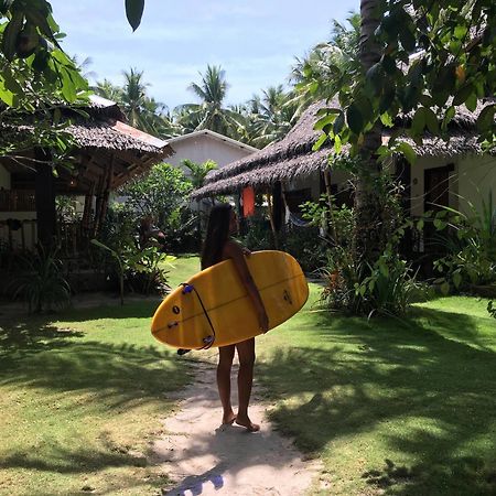 Pesangan Surfcamp Hotel Siargao Esterno foto